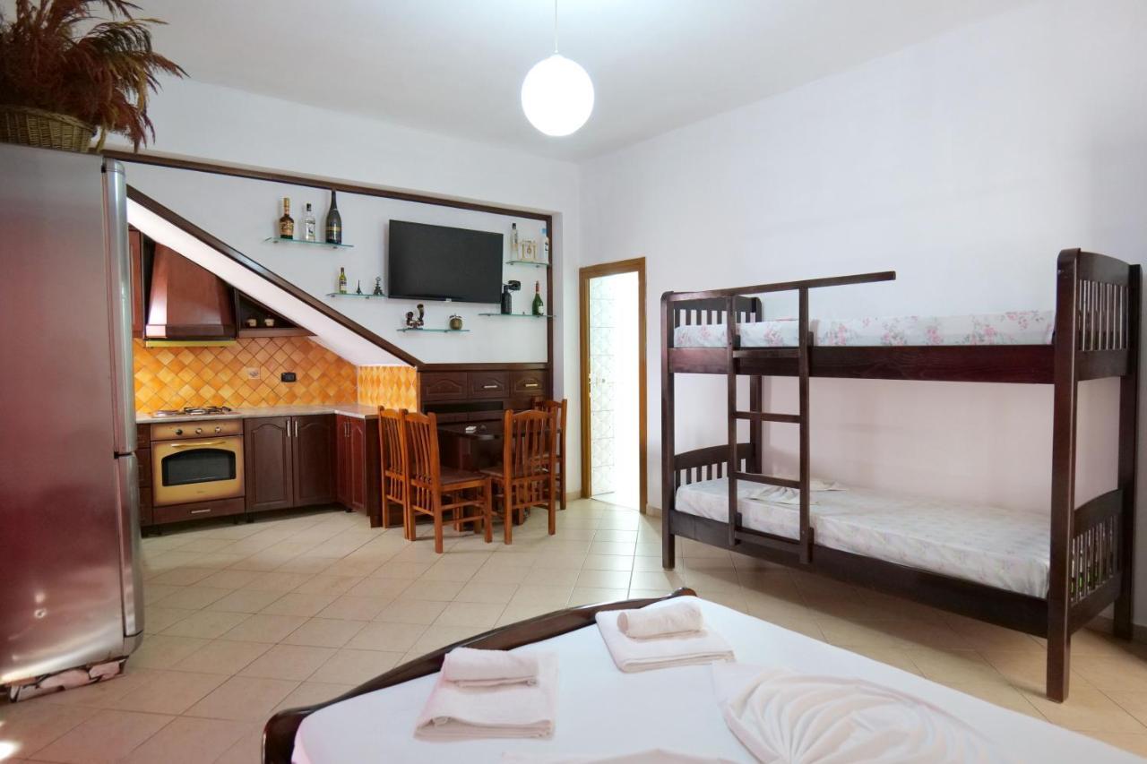 Vila Relax Ksamil Bagian luar foto